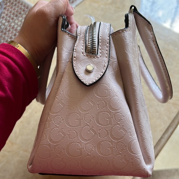 Guess Satchel/ Crossbody - Picture 8 of 15